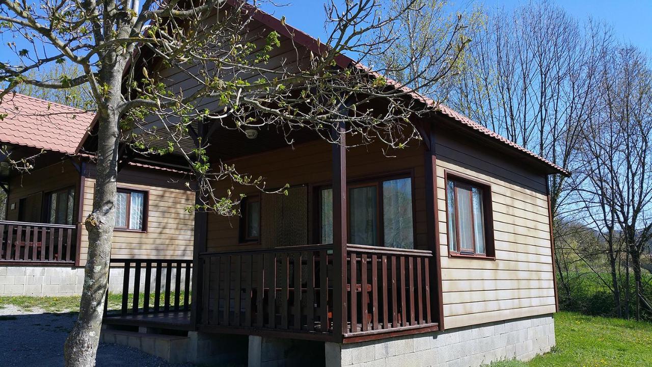 Camping - Bungalows La Soleia D'Oix Bagian luar foto